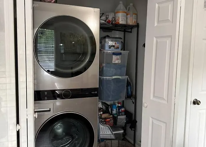 2br Near Square - Gray Frontier House Dom wakacyjny *